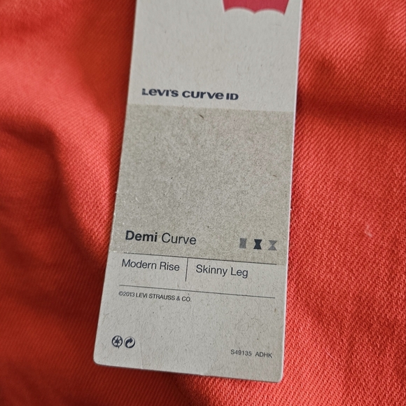 LEVI'S Demi Curve Modern Rise Skinny Jeans In Coral red. Size 8/29. NWT - Picture 3 of 9